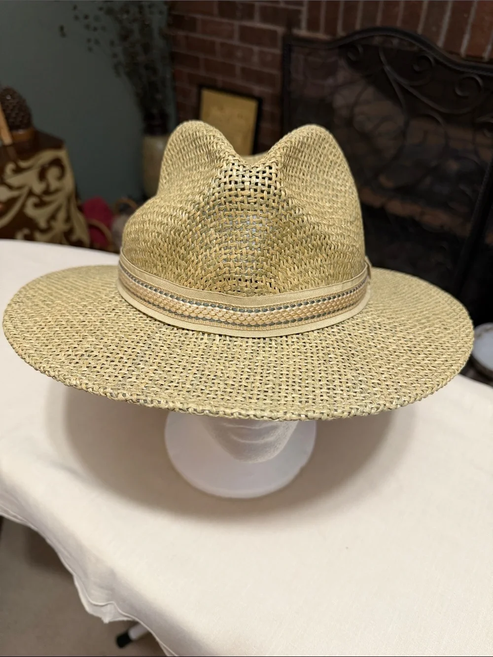 Men's Dorfman Pacific Straw Rancher Hat in Natural with Neutral Woven Band.